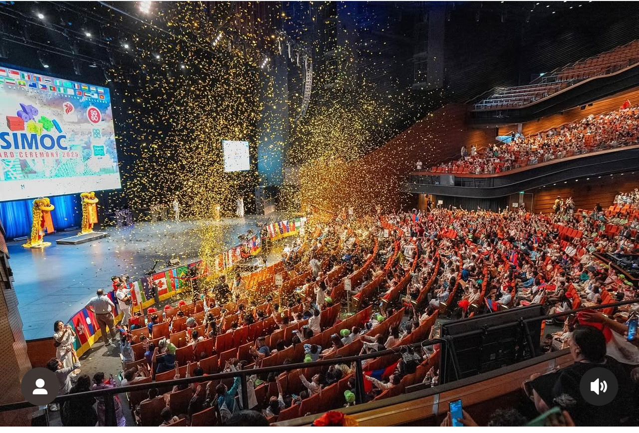 «Билимдүүгө дүйнө жарык»